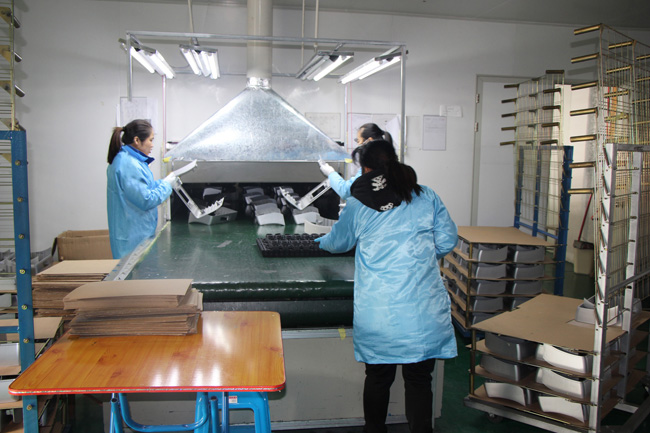 UV噴涂加工設(shè)備